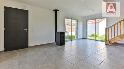 Maison - 93 m² - 5 pièces