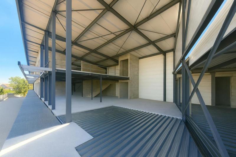 Entrepôt - 275 m²