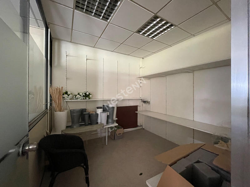 Local commercial - 220 m²