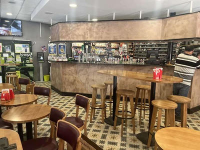 Magasins - 230 m² - 4 pièces