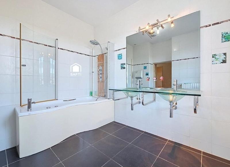 Bastide - 250 m² - 7 pièces