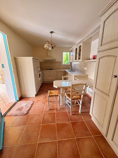 Propriété - 137 m² - 4 pièces