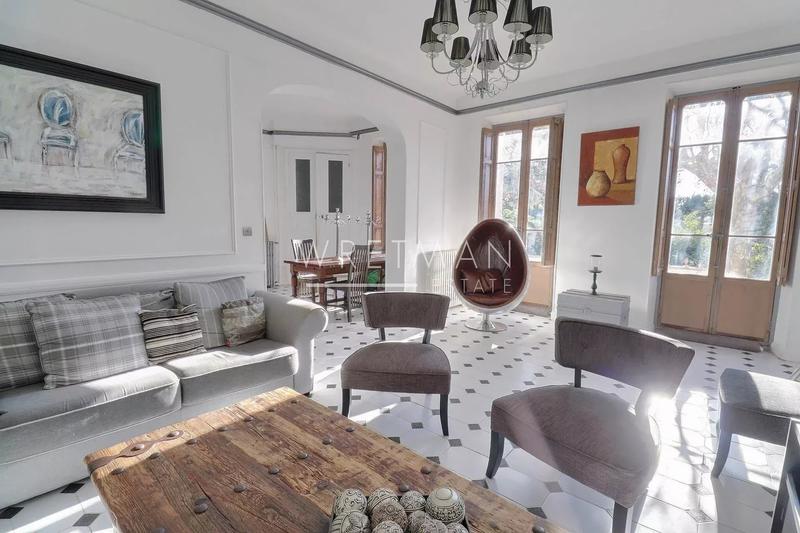 Villa - 180 m² - 7 pièces