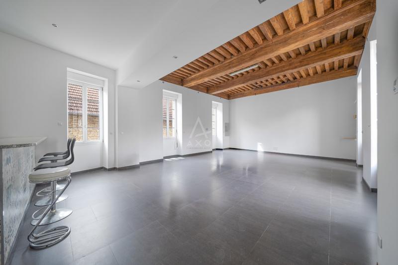 Maison - 222 m² - 9 pièces