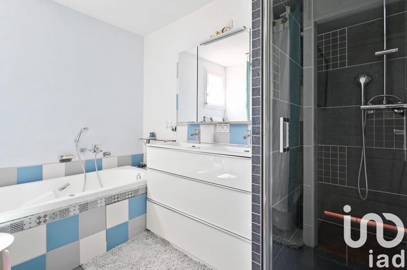 Maison - 180 m² - 7 pièces