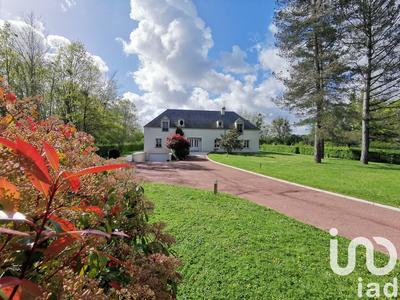 Maison - 242 m² - 8 pièces