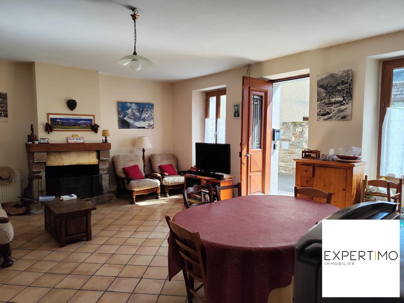 Maison - 104 m² - 5 pièces