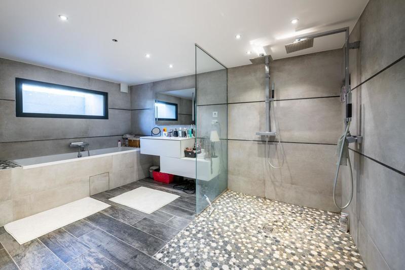 Villa - 328 m² - 8 pièces