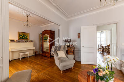 Maison - 195 m² - 9 pièces