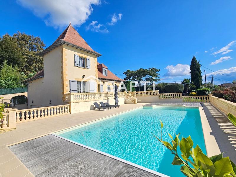 Maison - 200 m² - 6 pièces