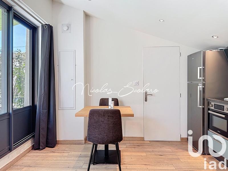 Maison - 1 m² - 6 pièces