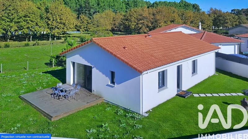 Maison - 95 m² - 4 pièces