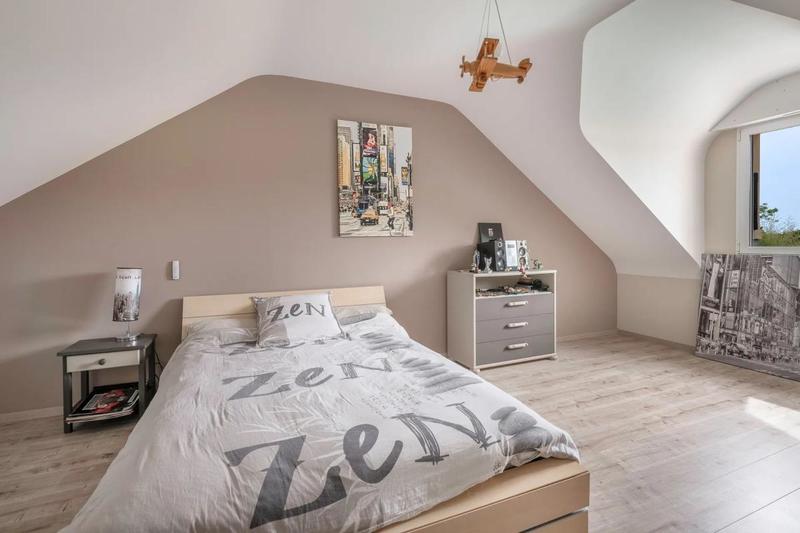 Villa - 233 m² - 12 pièces