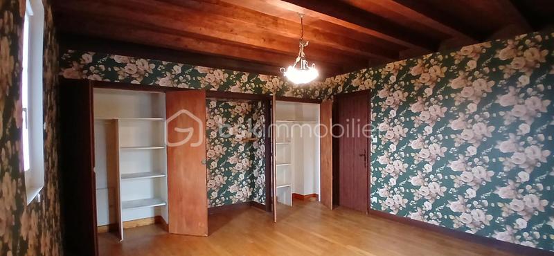 Maison traditionnelle - 130 m² - 8 pièces