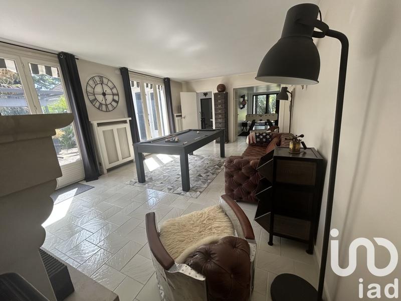 Maison - 250 m² - 8 pièces