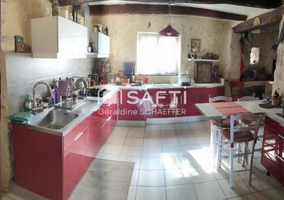 Maison - 240 m² - 7 pièces