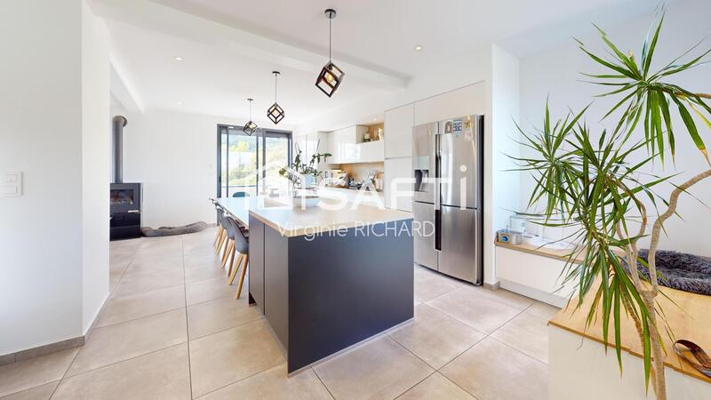 Maison - 170 m² - 7 pièces