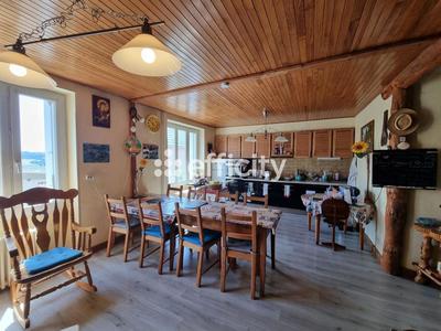 Maison - 145 m² - 10 pièces