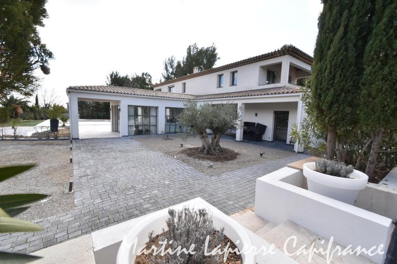 Maison - 400 m² - 10 pièces