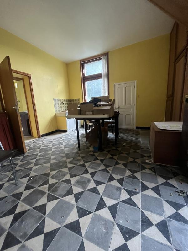 Maison - 212 m² - 8 pièces