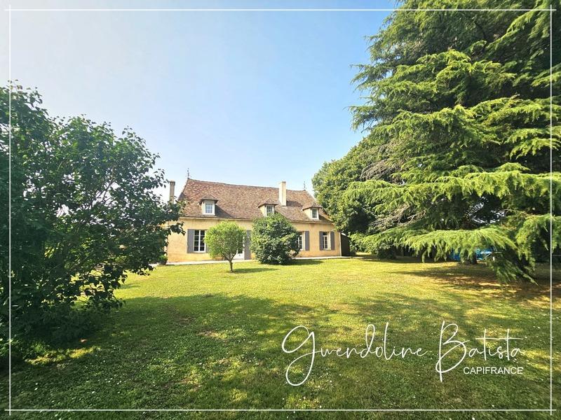 Maison en pierre - 306 m² - 11 pièces