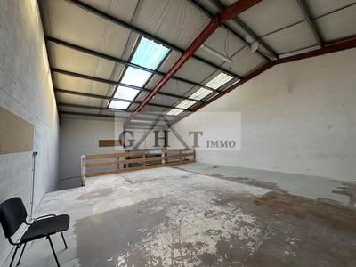 Entrepôt - 330 m²