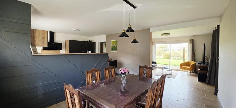 Maison - 288 m² - 10 pièces