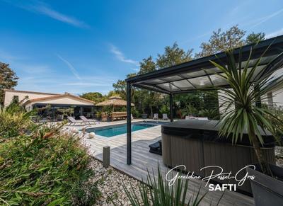 Maison - 200 m² - 6 pièces