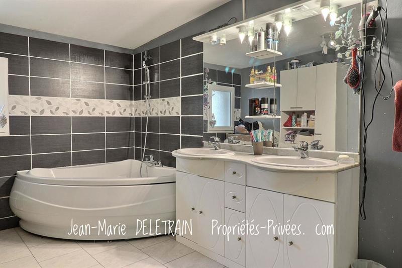 Maison - 258 m² - 7 pièces