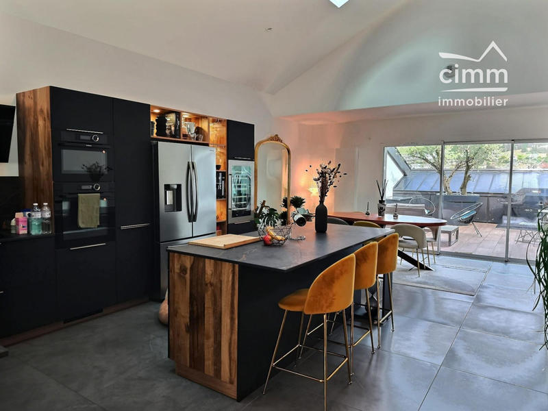 Appartement - 139 m² - 4 pièces