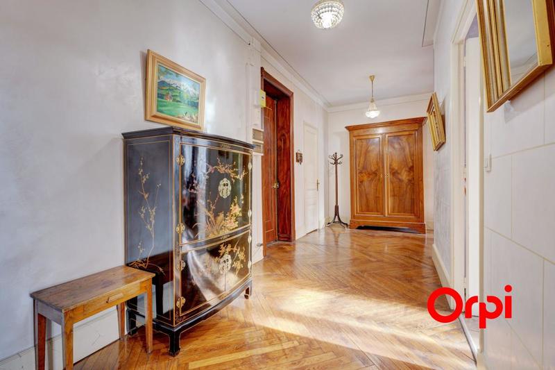 Appartement - 122 m² - 4 pièces