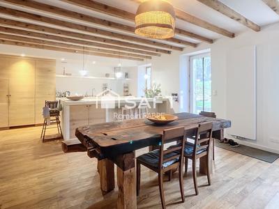 Maison - 255 m² - 9 pièces