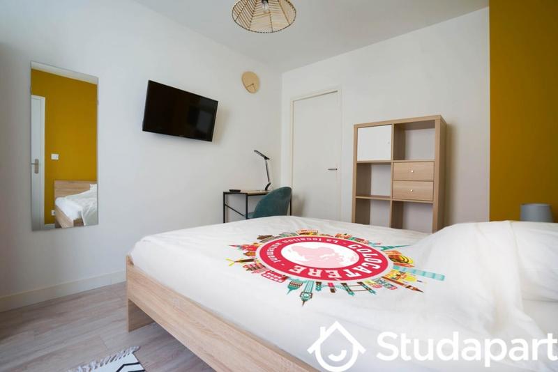 Chambre - 13 m² - 1 pièce