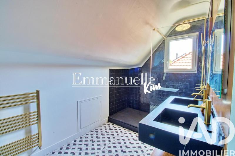 Maison - 270 m² - 10 pièces