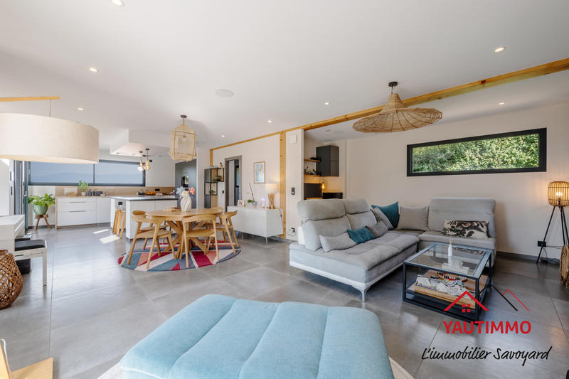 Maison - 190 m² - 6 pièces