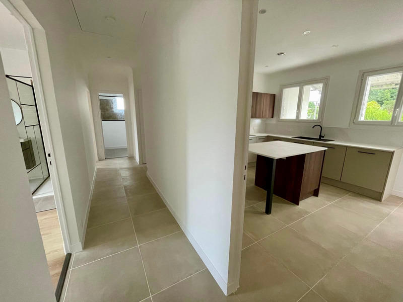 Maison - 201 m² - 8 pièces