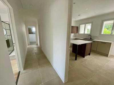 Maison - 201 m² - 8 pièces