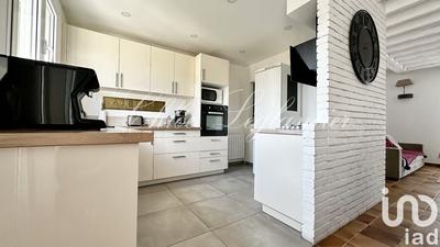 Maison - 200 m² - 8 pièces