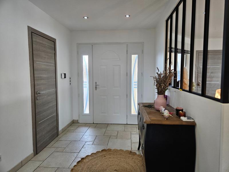 Maison - 202 m² - 7 pièces