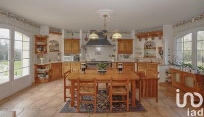 Maison - 321 m² - 10 pièces