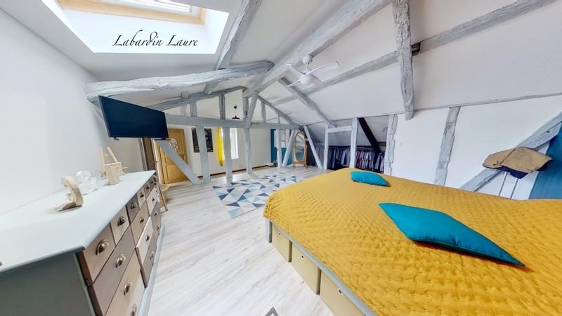 Maison - 300 m² - 9 pièces