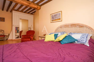 Maison - 240 m² - 7 pièces