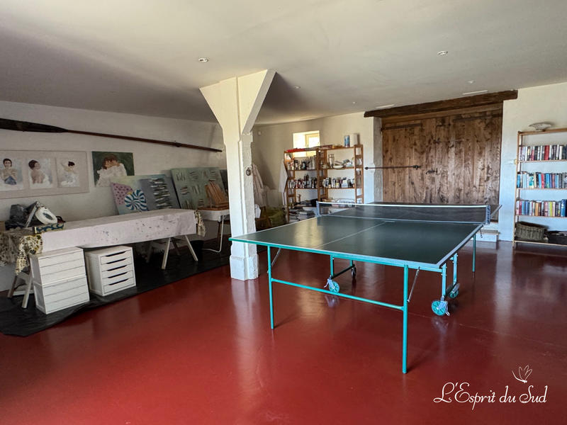 Maison - 750 m² - 21 pièces