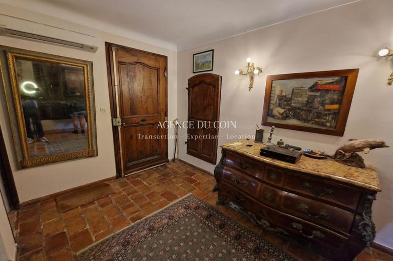 Demeure - 240 m² - 5 pièces