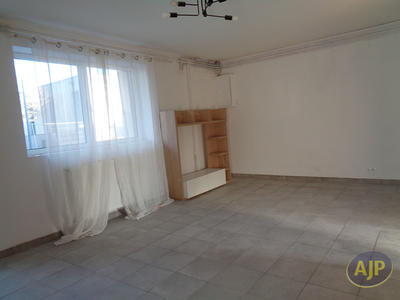 Appartement - 81 m² - 5 pièces