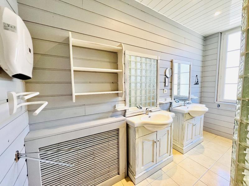 Maison - 200 m² - 4 pièces