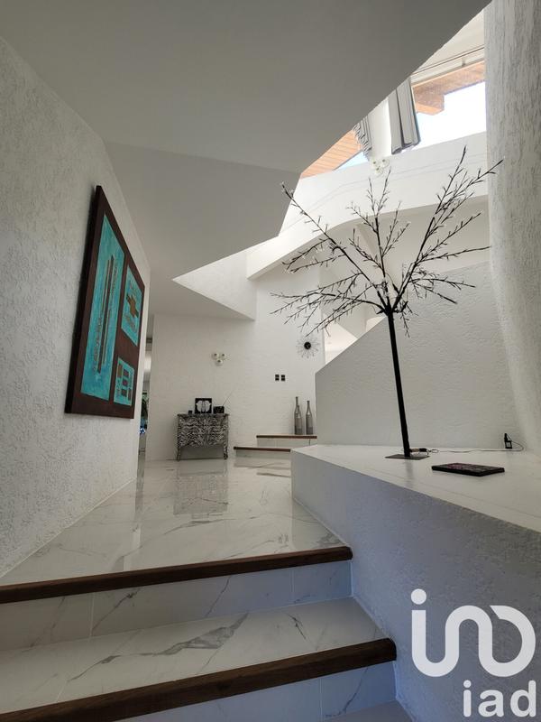 Maison - 280 m² - 9 pièces