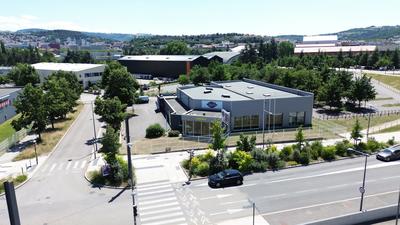 Local d'activités - 990 m²