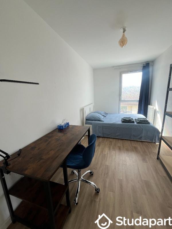 Chambre - 13 m² - 1 pièce