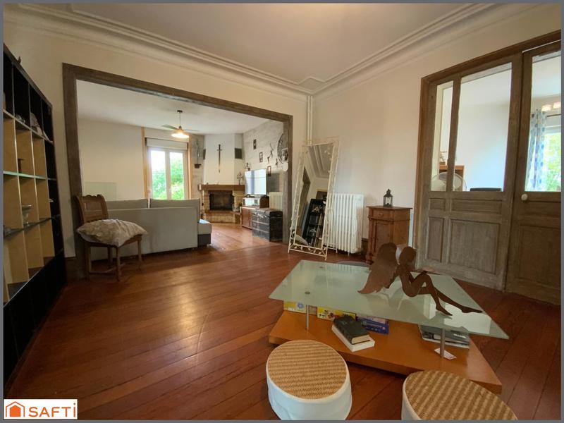 Maison - 280 m² - 10 pièces